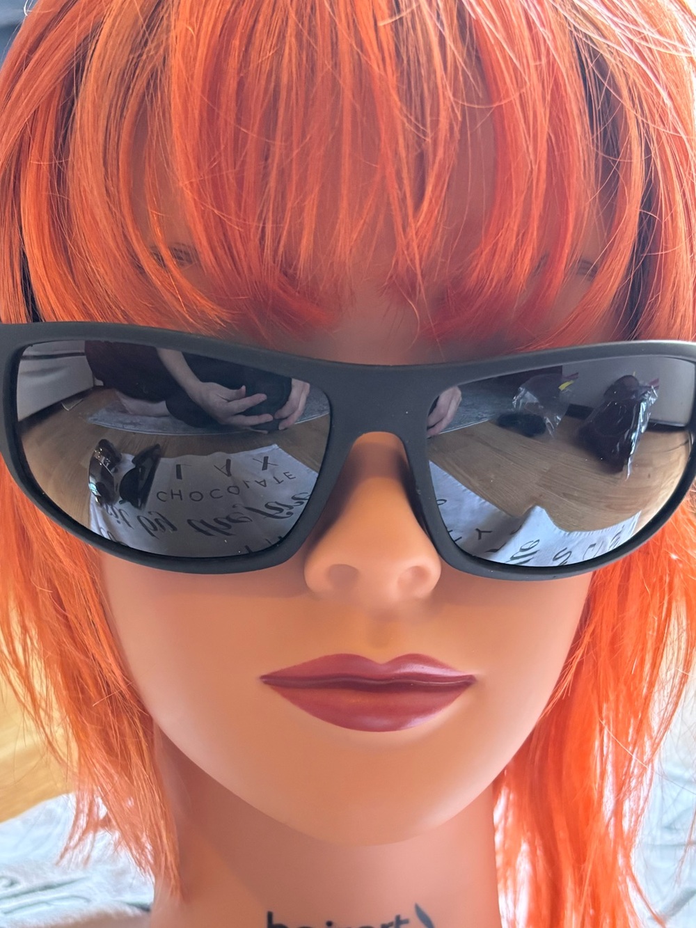 Women's Black Mirrored Lens Sunglasses - Sleek Everyday Shade